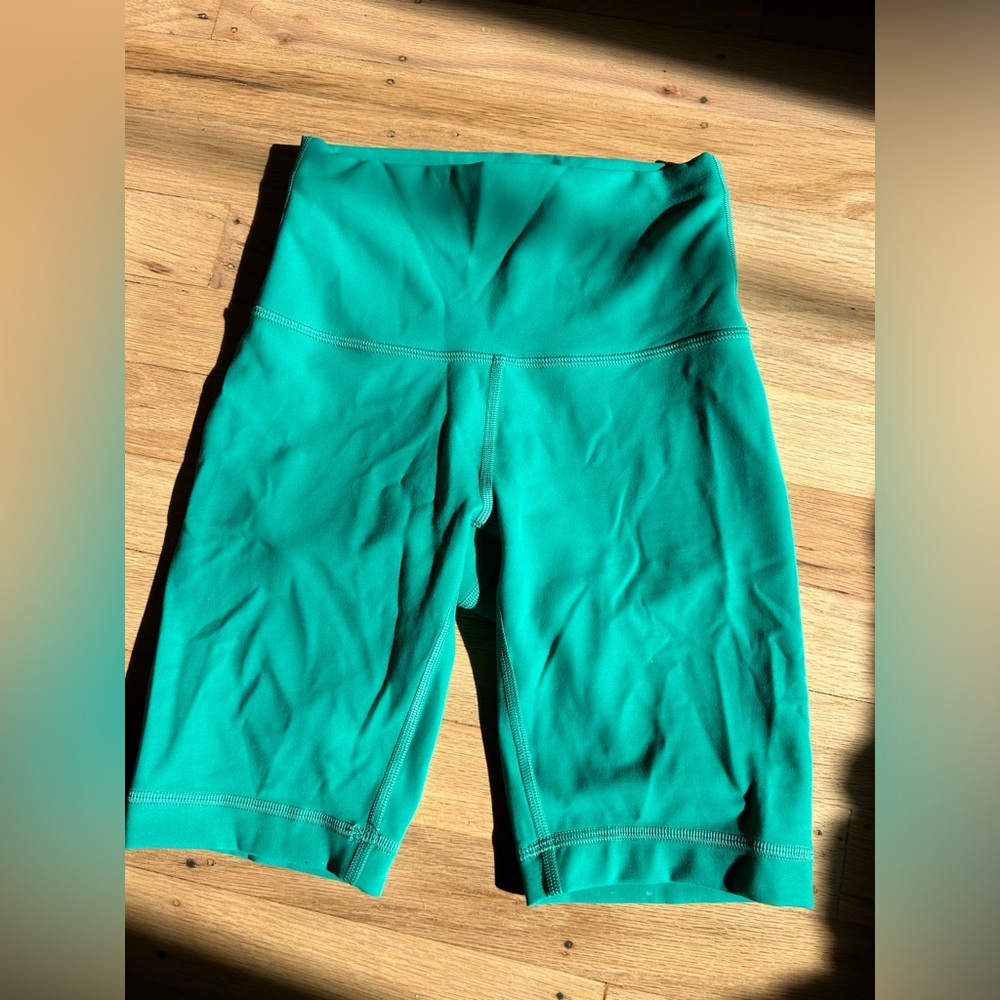 Lululemon biker shorts size 2 worn once